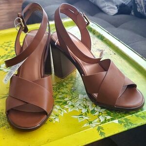 Brown heels size 9